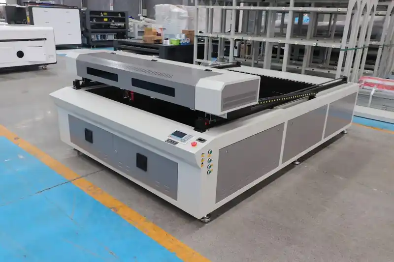 Machine découpe et gravure laser CO2 grand format
